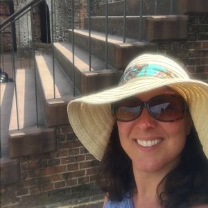 Meet your Posher, Melissa