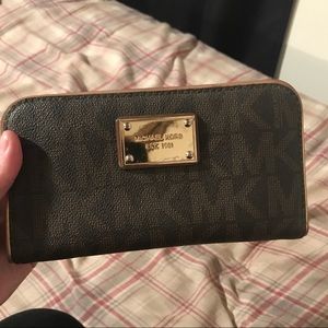 Michael kors wallet
