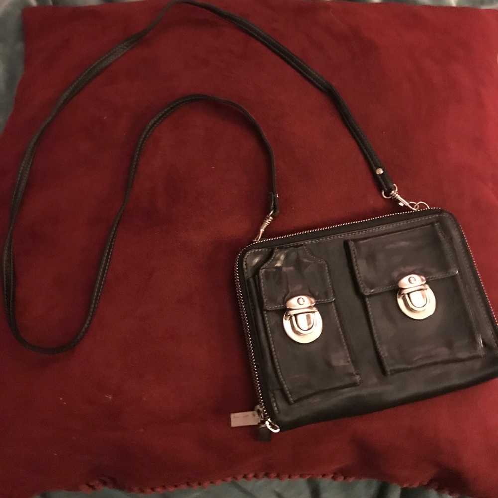 Multi-pocket black leather purse