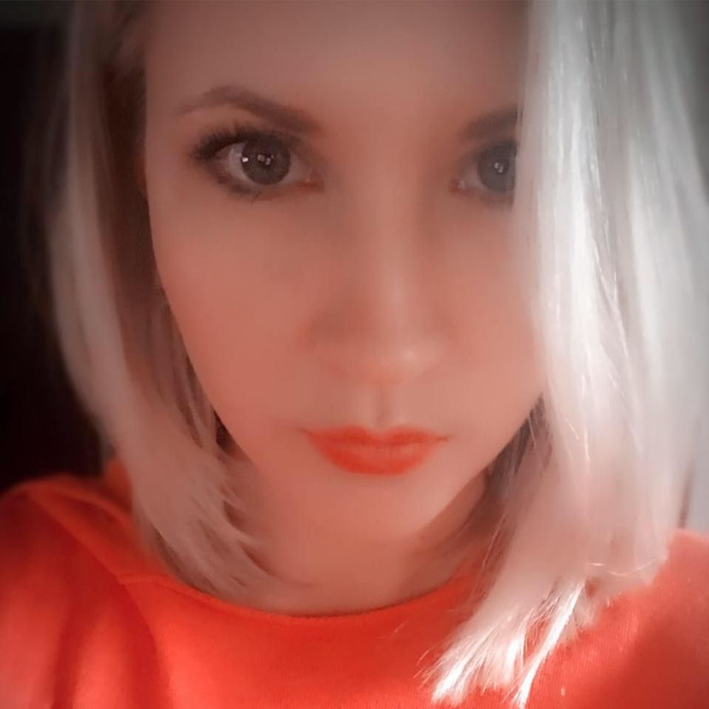 Meet your Posher, Adrienne