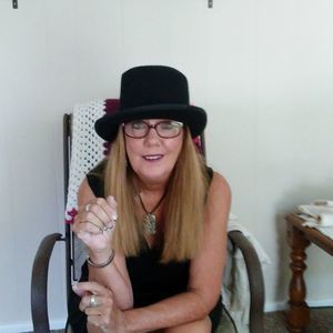 Meet your Posher, Debbie