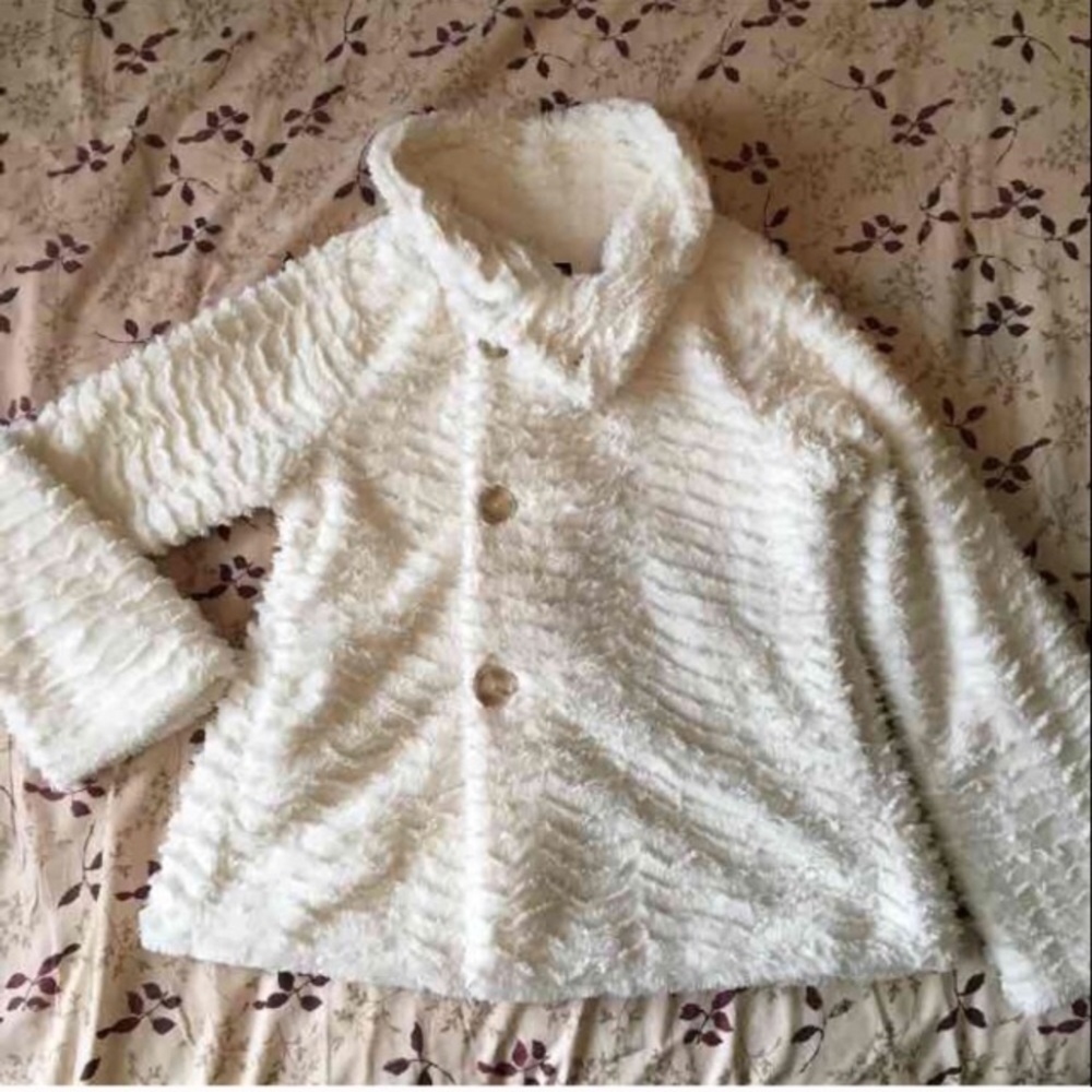 Patagonia faux fur white  jacket