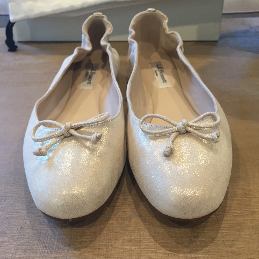 NWT LK Bennett Soft Gold Shimmer Suede Flats S. 39