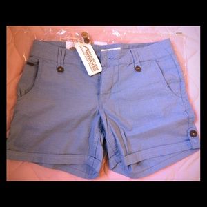 Island short relaxed fit (brand new with tags!)