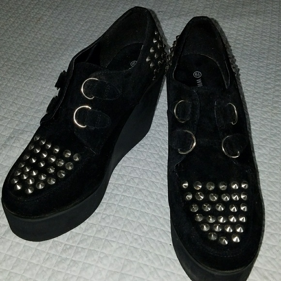 Hot Topic Shoes - Black spiked creepers 6.5