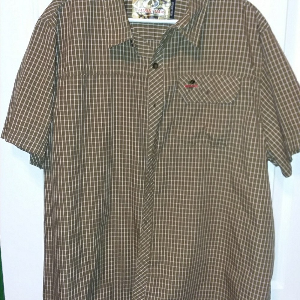 Mossy Oak button shirt