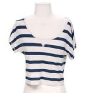 SO crop top 💙