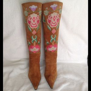 Casadei Cognac Suede Embroidered Sz9.5M Boots