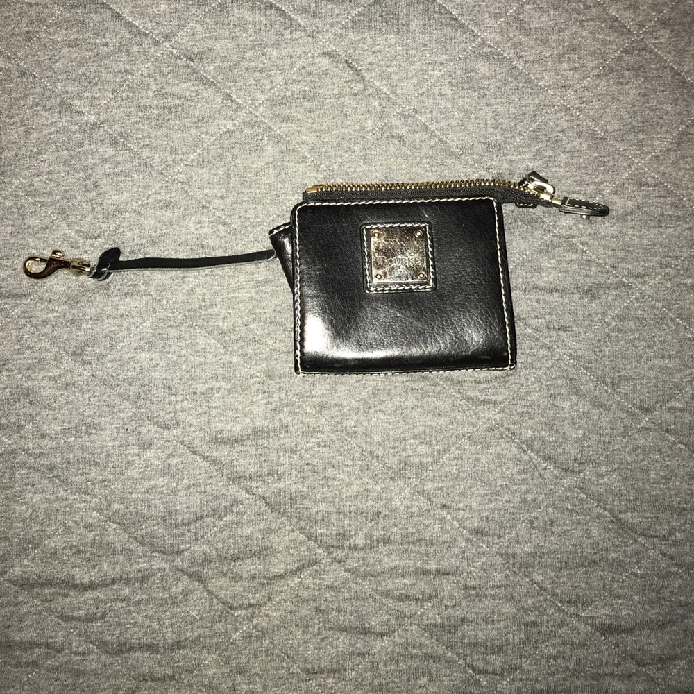 Dooney & bourke wallet