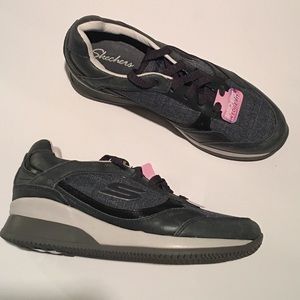 Skechers Wedge Fit Blue Sneakers.