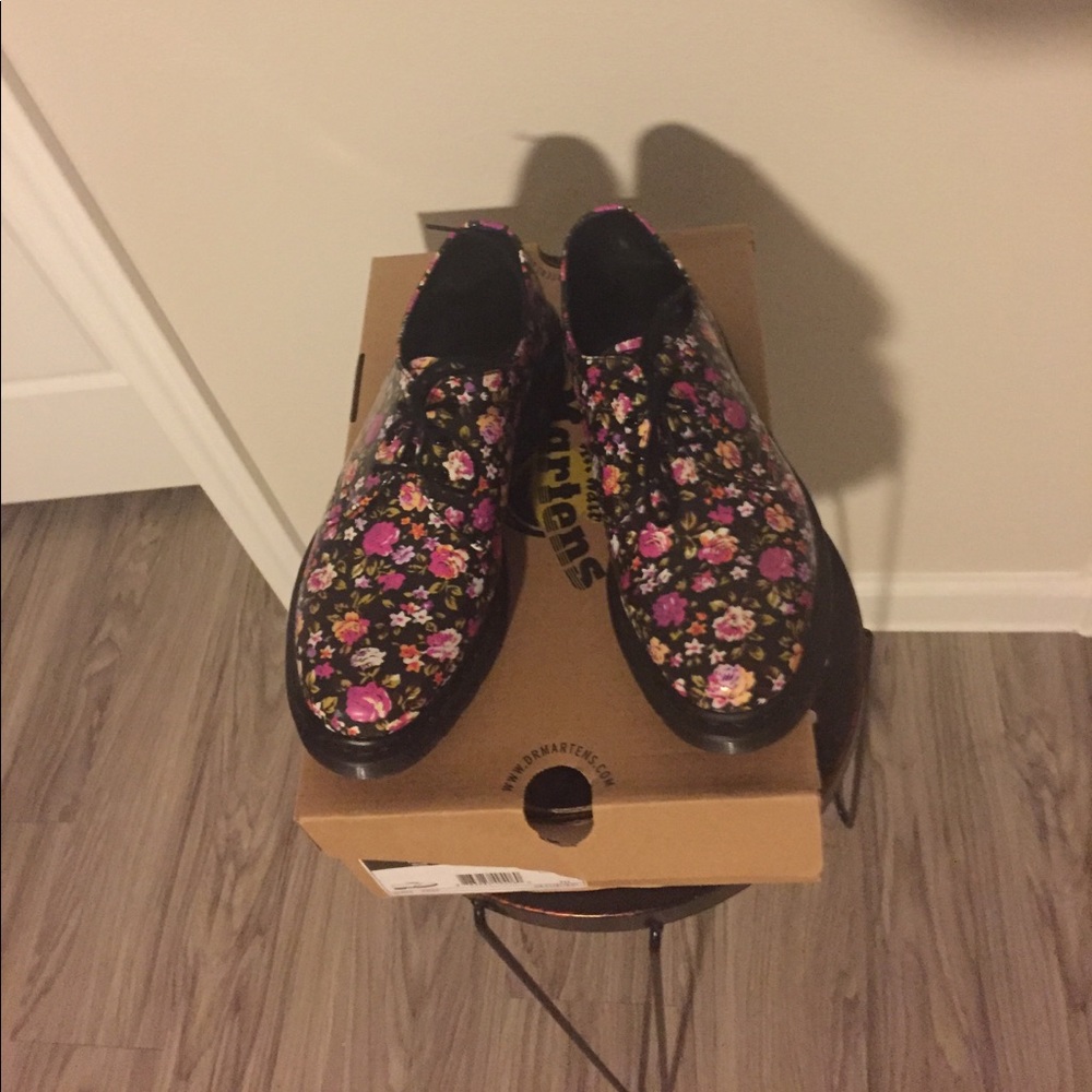 Women's Shoes; Dr. Martens Air Wair