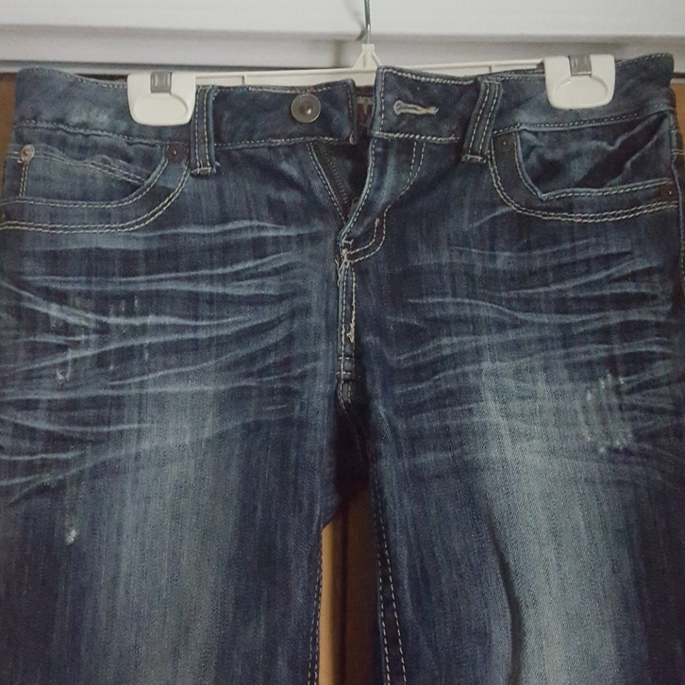 Distressed Jean Capris - Picture 2 of 6