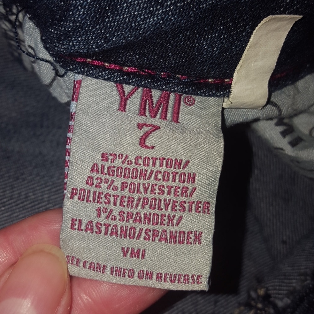 Distressed Jean Capris - Picture 6 of 6