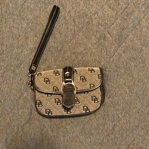 Dooney & Bourke wristlet