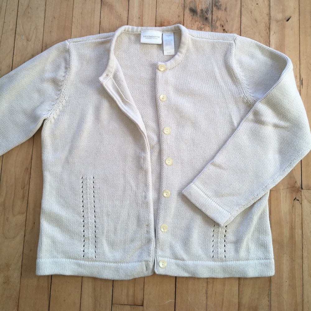 🚫SOLD🚫Cream Cardigan Sweater