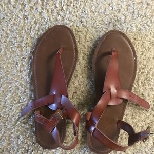 Gently used brown Mossimo sandals. Size 8 1/2.