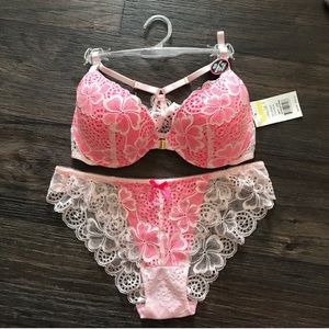 New pink panty and bra set
