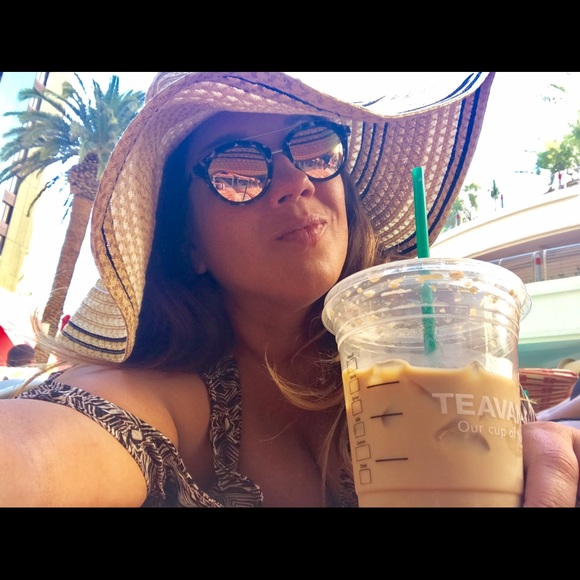 Meet your Posher, Jennifer - Picture 1 of 1