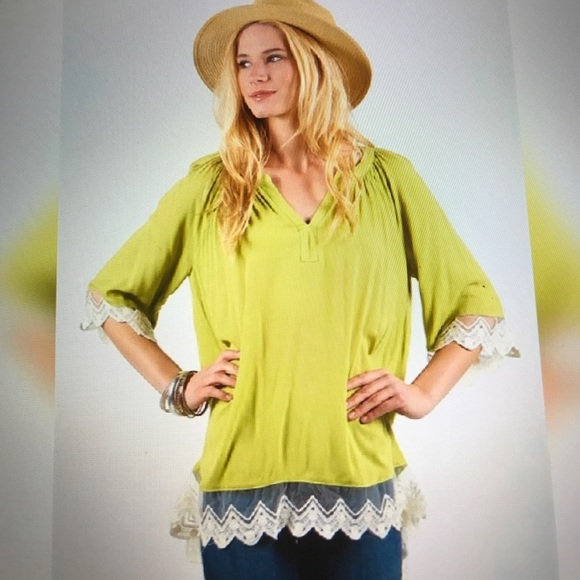 Women’s top - Picture 2 of 2