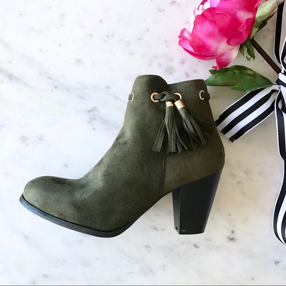 Shoes - 🎉HP🎉 Olive Green Tassel Bootie