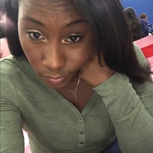 Meet your Posher, Christina