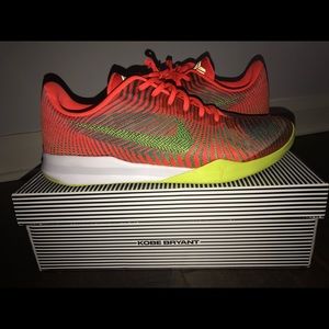 Kobe Bryant Mentality 2, men's size 14
