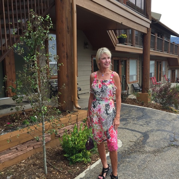 Meet your Posher - Picture 4 of 4