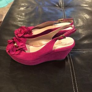 Pink wedge