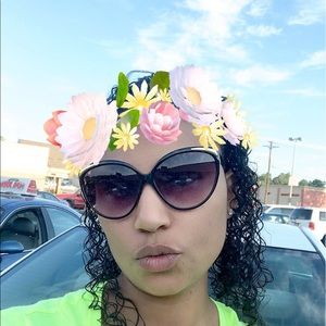 Meet your Posher, Ariel