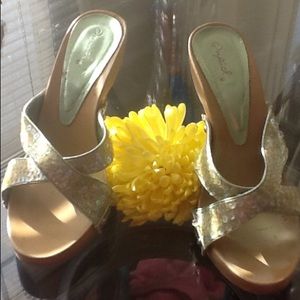 QUPID LIME GREEN SEQUENCE HEELS.