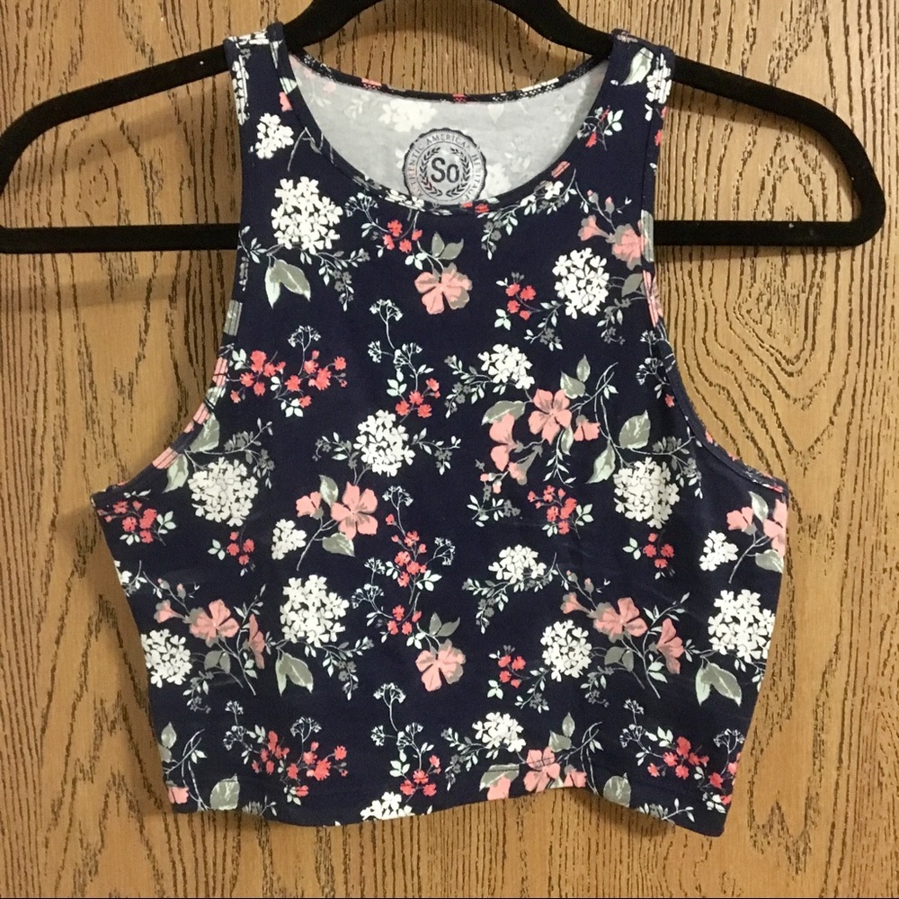 Cute crop top!