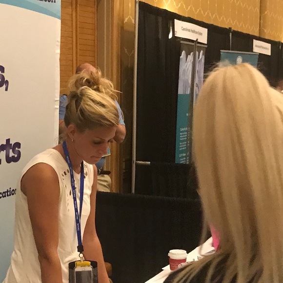 Meet your Posher, Lori - Picture 2 of 2