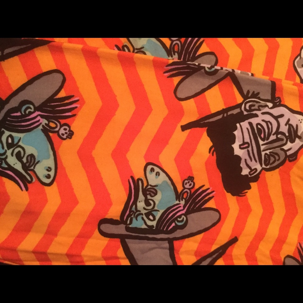 Lularoe OS Halloween leggings. Unicorn Alert