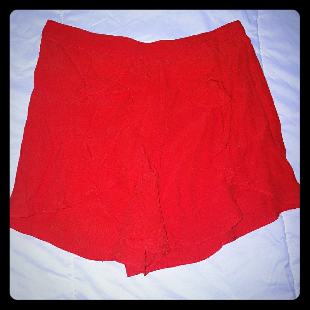 High waist Shorts with Ruffle detail