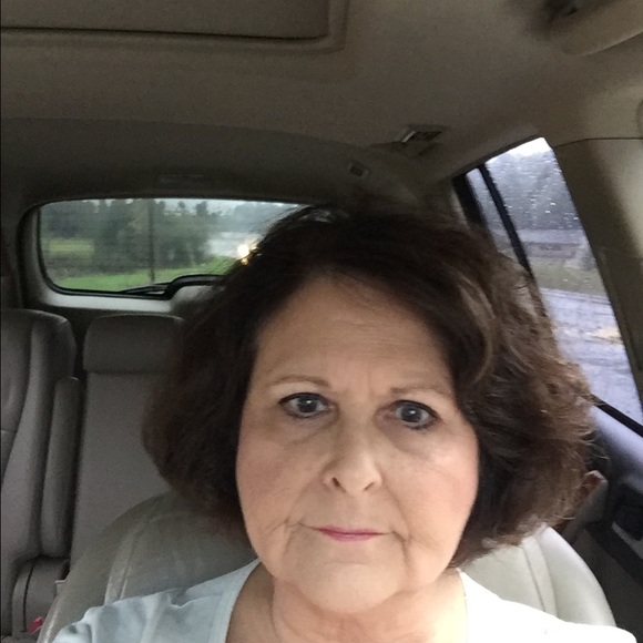 Meet your Posher, Danielle - Picture 1 of 1