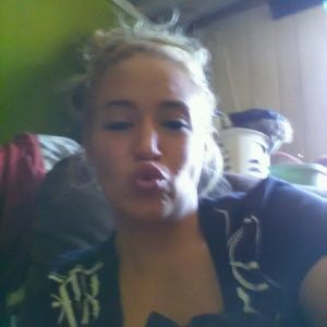 Meet your Posher, Natasha