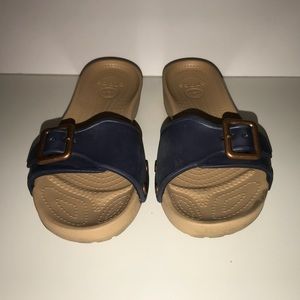 Crocs Navy Blue Size 8W Sarah Sandals