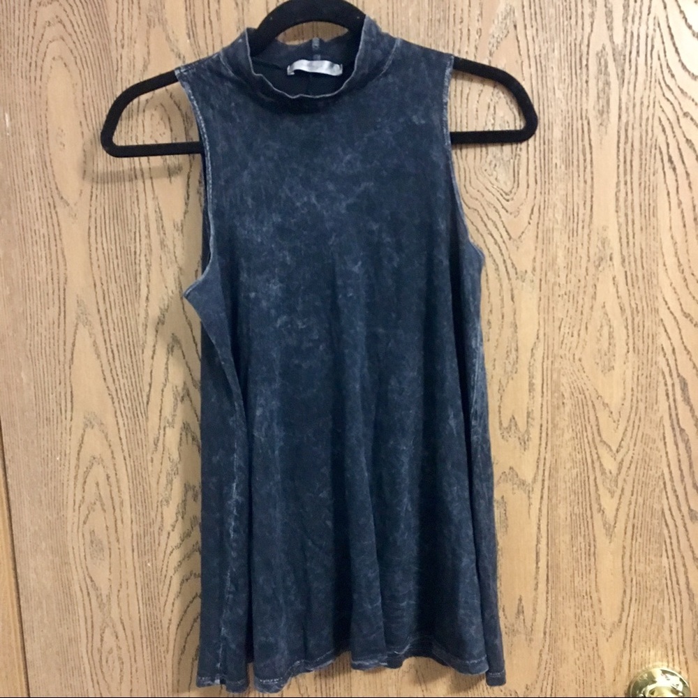 Mockneck tank