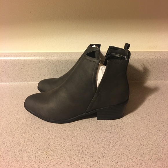 New Express Dark Slate Grey Niche Ankle Bootie 7 - Picture 3 of 8