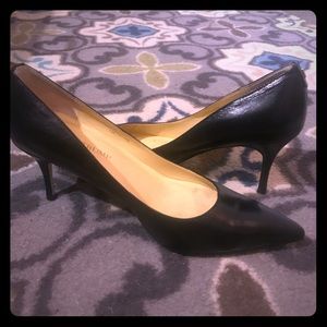 Stylish Black leather pumps