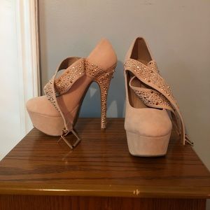 Absolutely Fabulous stiletto heels!!!