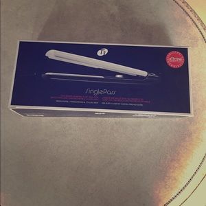 T3 Single Pass Straightening Iron