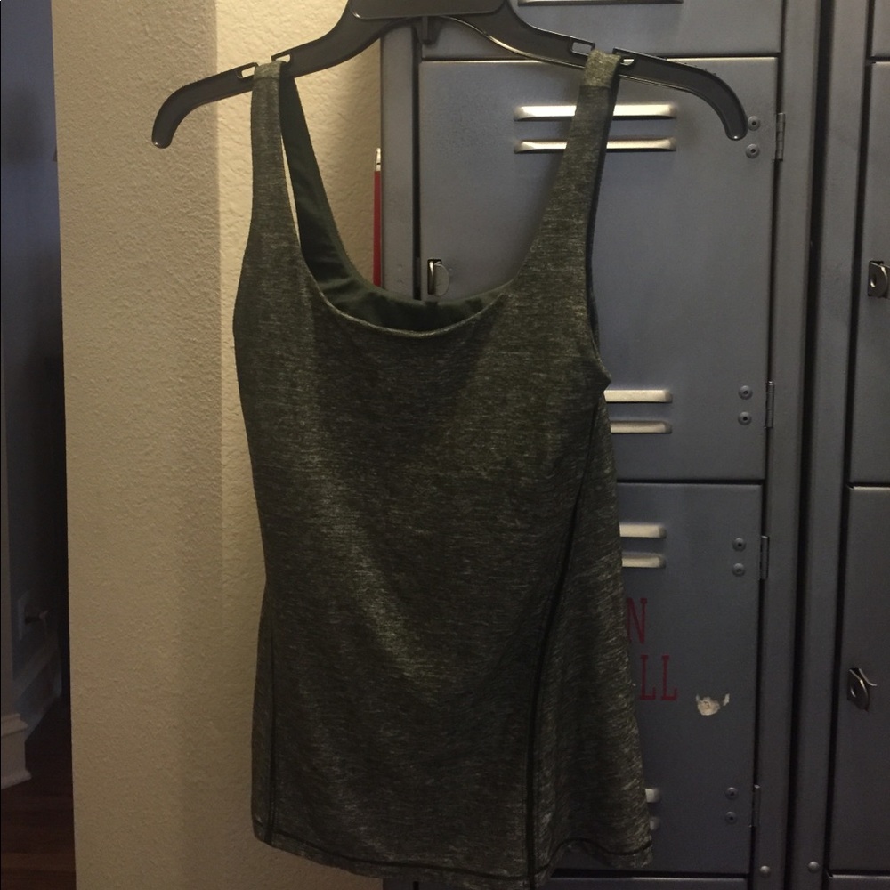 Lululemon workout top