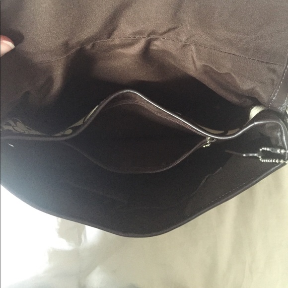 coach purse. - Picture 2 of 2