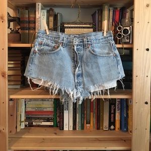 Levi’s 501 Cutoff Cheeky Short