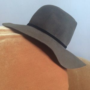 Felt hat