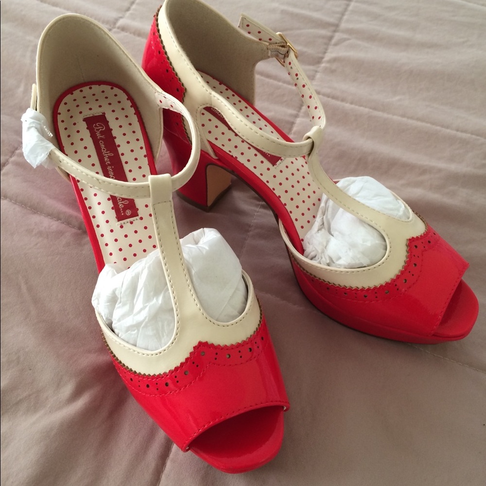 ⬇️Price Drop⬇️👠B.A.I.T Beatrice Poppy Red 8.5