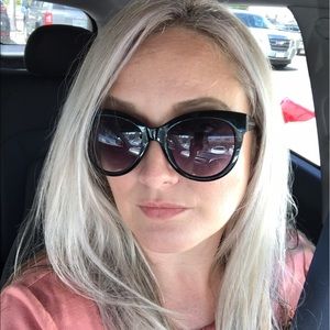 Meet your Posher, Leighanne