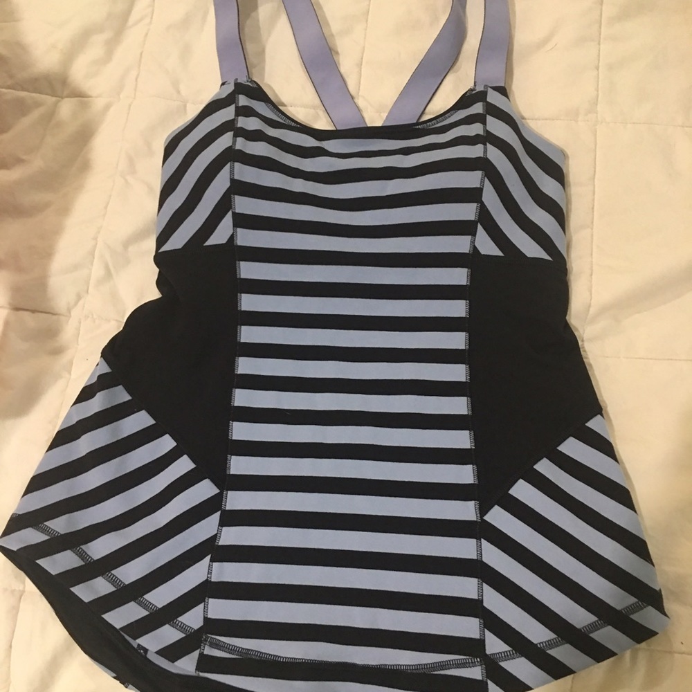 EUC sz 8 lululemon tank