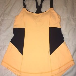 EUC sz 8 lululemon tank